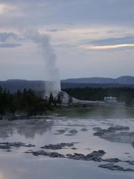 white_dome_geyser2_thumb.jpg